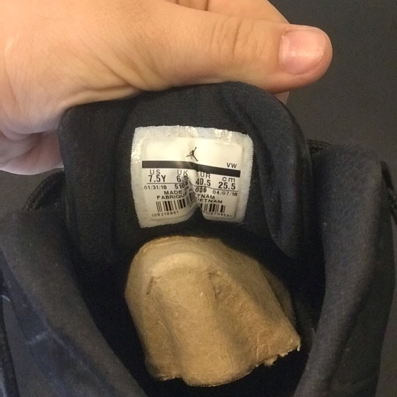 “Rush Pink” Retro 12 Jordan’s - Picture 7 of 7